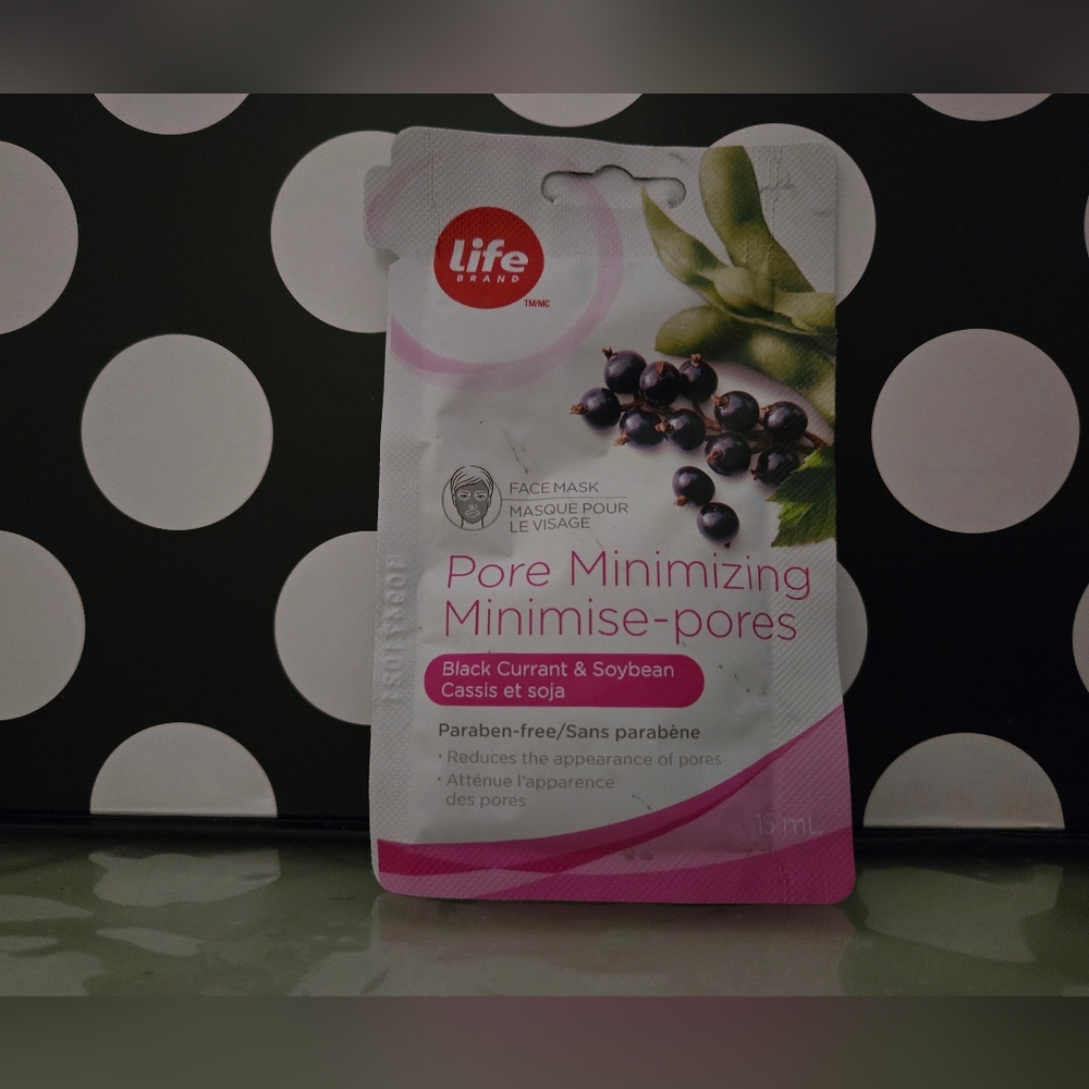FREE W/$10 BEAUTY PURCHASE✨️Life Brand Mask✨️